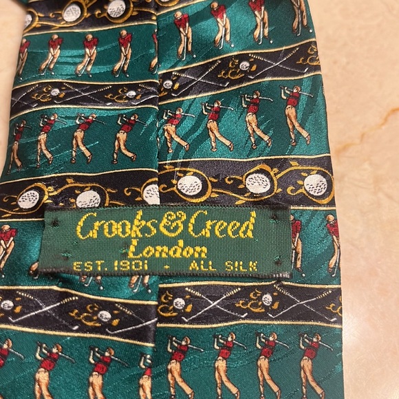Crooks& Creed of London men’s silk tie, golf design, emerald green background - Picture 3 of 3